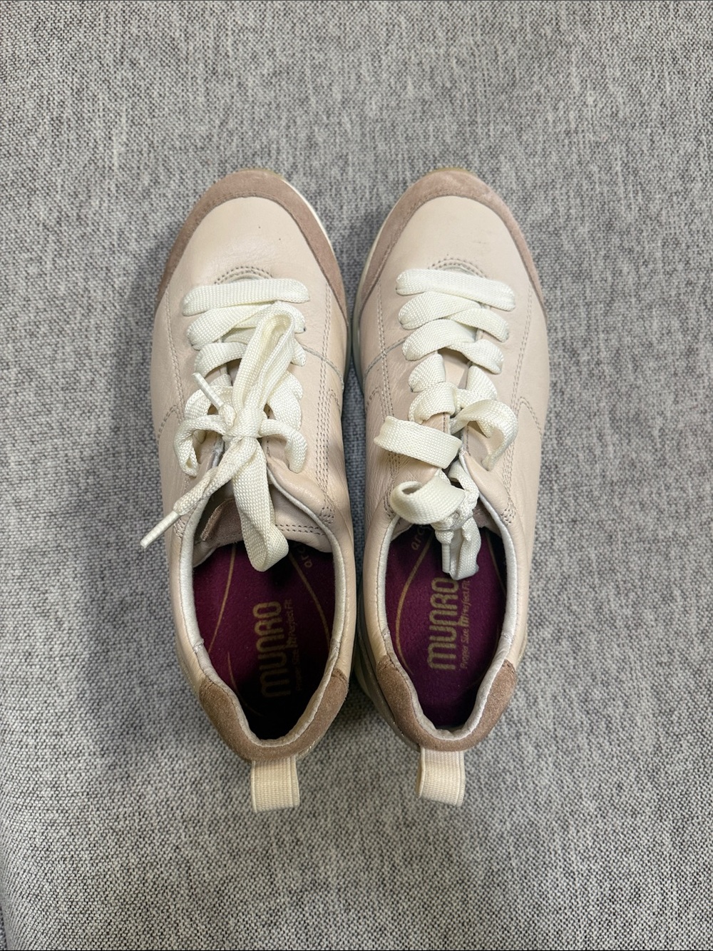 Munro Cream/Tan Leather Lace-Up Sneakers